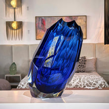 Load image into Gallery viewer, Stōr Glacier Vase (Large)
