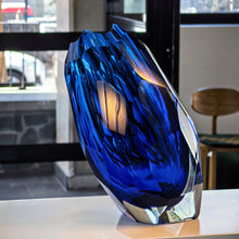 Load image into Gallery viewer, Stōr Glacier Vase (Large)
