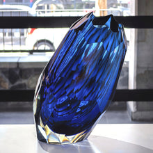 Load image into Gallery viewer, Stōr Glacier Vase (Large)
