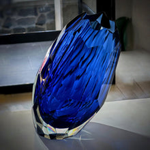 Load image into Gallery viewer, Stōr Glacier Vase (Large)
