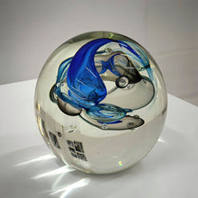 Load image into Gallery viewer, Paperweight Objet
