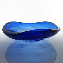 Load image into Gallery viewer, Waved Rim Sculpted Bowl

