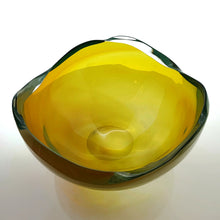 Load image into Gallery viewer, Sculpted Carved Rim Bowl
