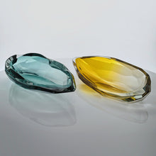 Load image into Gallery viewer, Cut &amp; Polished Vessel
