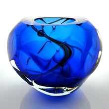 Load image into Gallery viewer, Sculpted Cut Rim Vase
