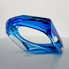 Load image into Gallery viewer, Faceted Objet
