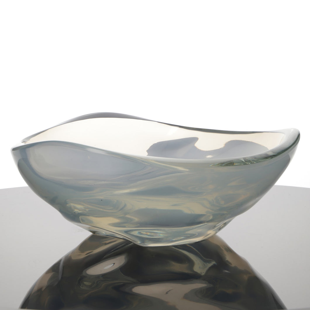 Waved Rim Sculpted Bowl