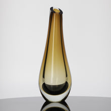 Load image into Gallery viewer, Silhouette Vase
