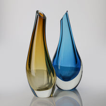 Load image into Gallery viewer, Set of Silhouette Vases
