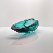 Load image into Gallery viewer, Cut &amp; Polished Vessel
