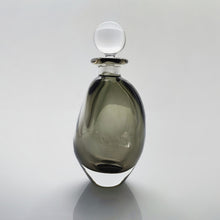 Load image into Gallery viewer, Twist Perfume Bottle
